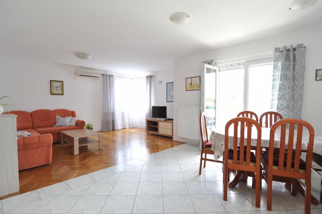 Villa Luna With Seaview Petrčane Kültér fotó